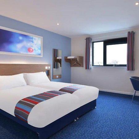 Travelodge Bromborough Порт-Санлайт Экстерьер фото