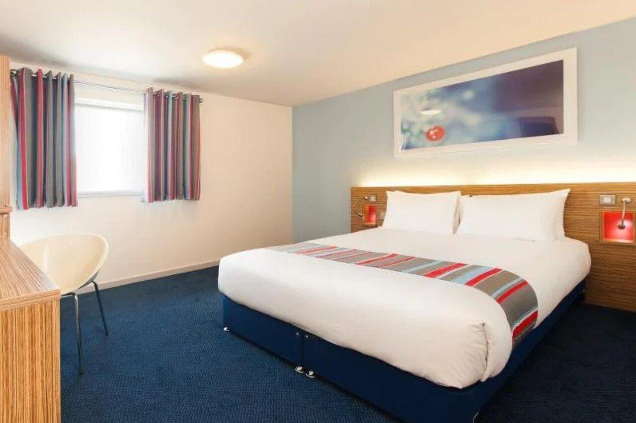 Travelodge Bromborough Порт-Санлайт Экстерьер фото